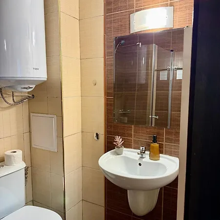 Gino's Place Home2host Appartement